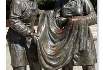 纺织工雕塑厂家，工人纺织雕塑，仿铜纺织工雕塑小品