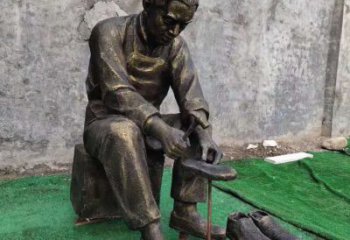 修鞋匠雕塑厂家，街头手艺人雕塑，玻璃钢修鞋匠雕塑制作