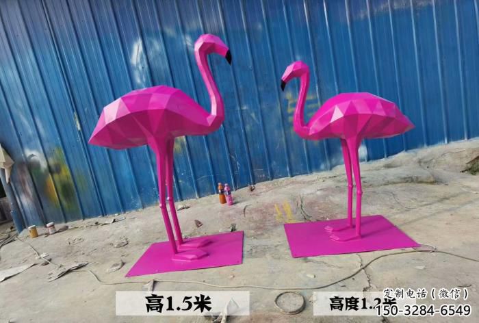 火鸟雕塑厂家，几何彩绘雕塑，仿真火鸟雕塑制作