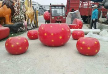 坐凳雕塑，草莓坐凳雕塑厂家