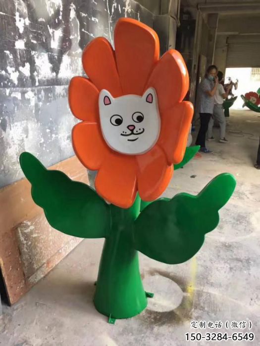 彩绘花脸雕塑