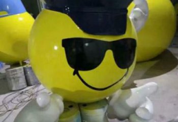 笑脸雕塑 商场笑脸雕塑 动漫主题小品