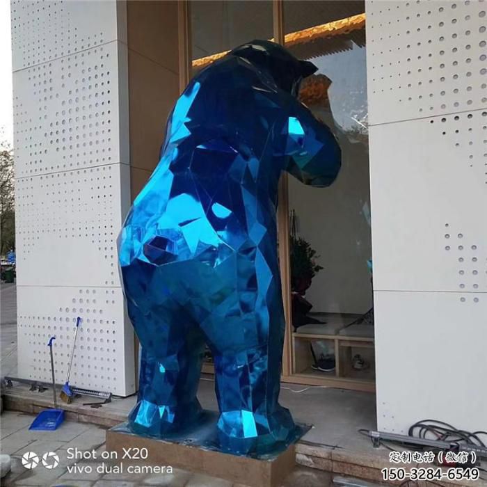 彩绘北极熊雕塑 仿真动物雕塑 步行街摆件 彩绘北极熊雕塑 仿真动物雕塑 步行街摆件
