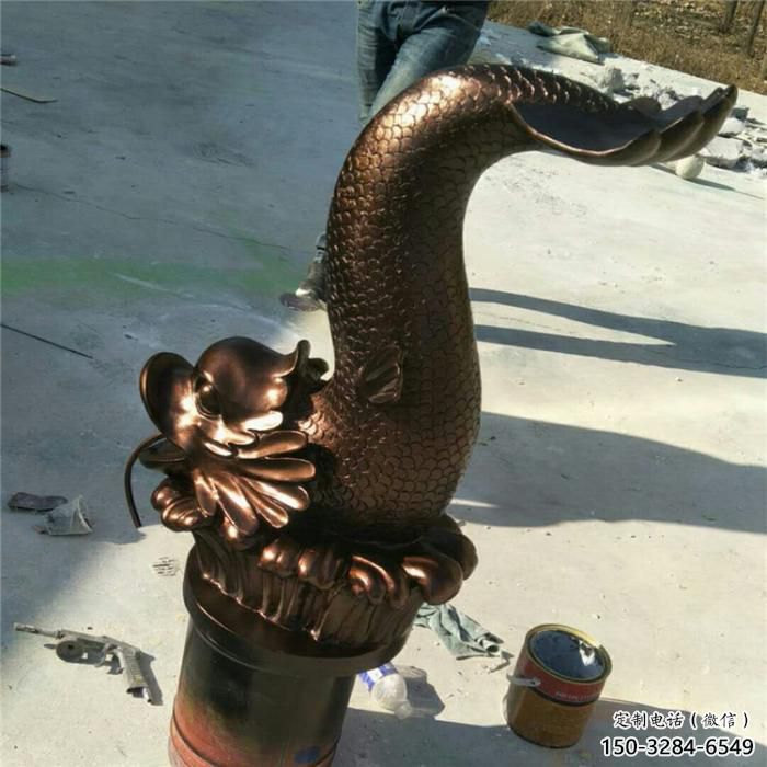 古铜色金鱼雕塑 大型城市雕塑 商业街摆件 古铜色金鱼雕塑 大型城市雕塑 商业街摆件