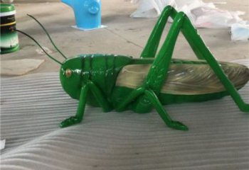 抽象蝈蝈雕塑 店门口彩绘雕塑 步行街摆件