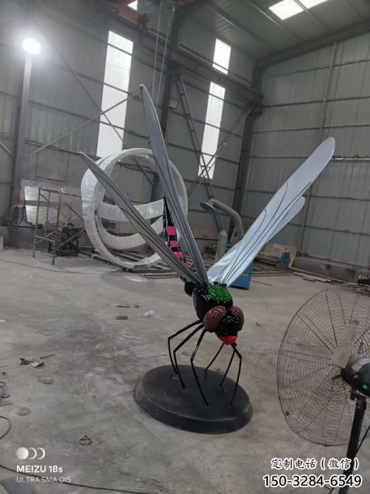 商业街蜻蜓雕塑 售楼处动物雕塑 仿真摆件 商业街蜻蜓雕塑 售楼处动物雕塑 仿真摆件