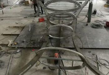 抽象鱼尾雕塑 店门口彩绘雕塑 步行街摆件