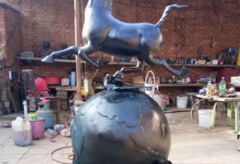 园林马踏球雕塑 风景区仿真雕塑 广场小品