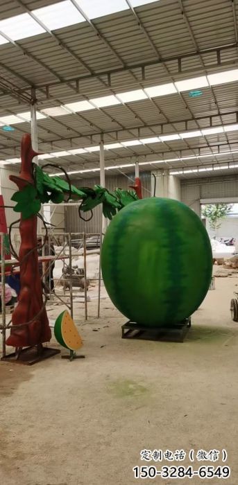 园林西瓜雕塑 城市广场雕塑 步行街摆件 园林西瓜雕塑 城市广场雕塑 步行街摆件