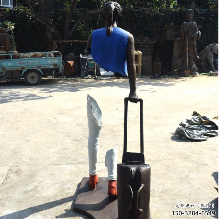 商业街旅行者雕塑 售楼处雕塑 空心人摆件 商业街旅行者雕塑 售楼处雕塑 空心人摆件