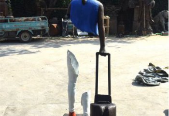 商业街旅行者雕塑 售楼处雕塑 空心人摆件