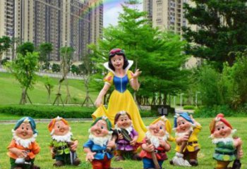 预用公园白雪公主雕塑 户外卡通雕塑 抽象动漫雕塑