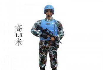 景观武警雕塑 玻璃钢警察雕塑 商业街战士雕塑