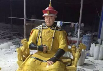 景观皇帝雕塑 彩绘古代雕塑 人物玻璃钢雕塑