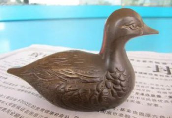 鸭子雕塑厂家，仿真动物， 广场动物摆件
