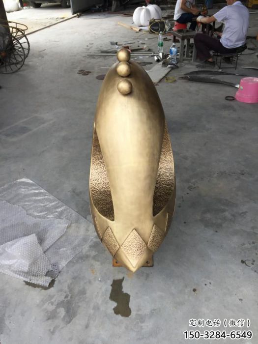 小区鸟类雕塑厂家,仿真主题,彩绘工艺 小区鸟类雕塑厂家,仿真主题,彩绘工艺