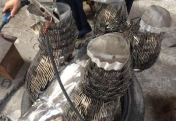 农村猩猩雕塑厂家，发光主题，喷砂工艺