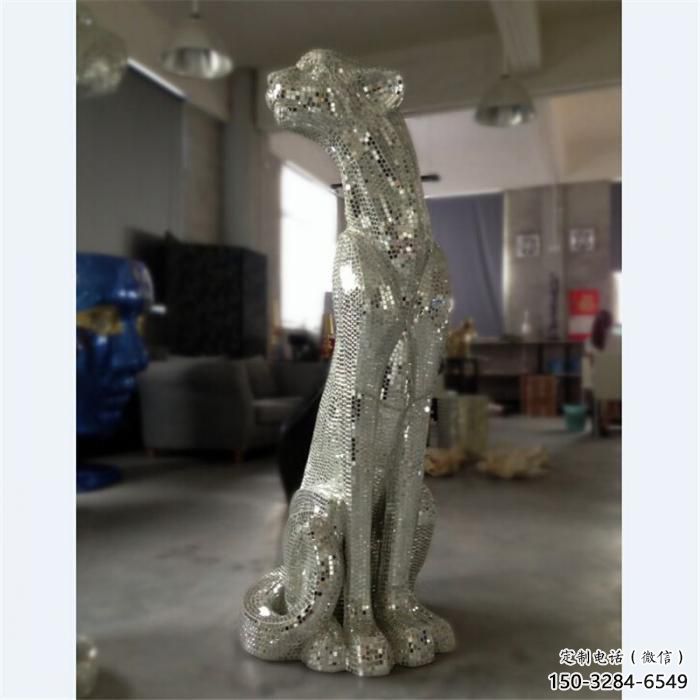 城市猎豹雕塑,动物景观雕塑,镜面效果 城市猎豹雕塑,动物景观雕塑,镜面效果