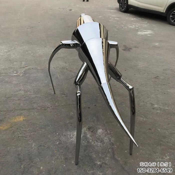 户外仿真蝗虫雕塑,镜面抛光雕塑,昆虫主题 户外仿真蝗虫雕塑,镜面抛光雕塑,昆虫主题