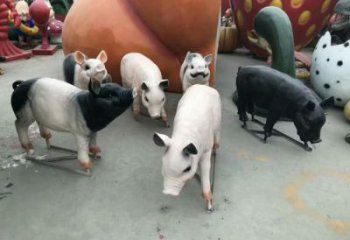 房地产野猪雕塑，仿古动漫雕塑，彩绘制造
