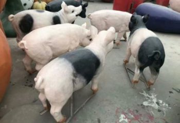 农村野猪雕塑，动物装饰雕塑，抽象效果