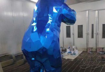 售楼部狗熊雕塑，烤漆动物雕塑，彩绘题材