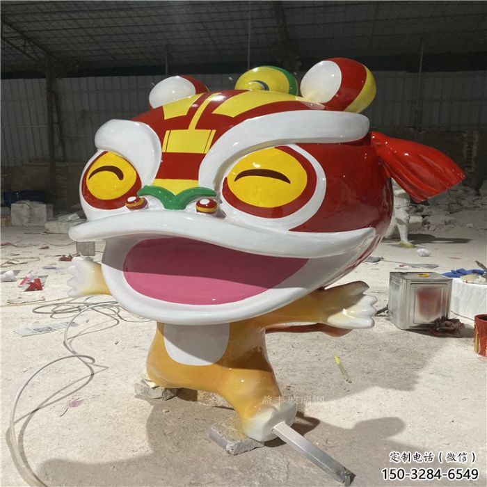 卡通形态效果，玻璃钢卡通狮子雕塑，美陈景观摆件