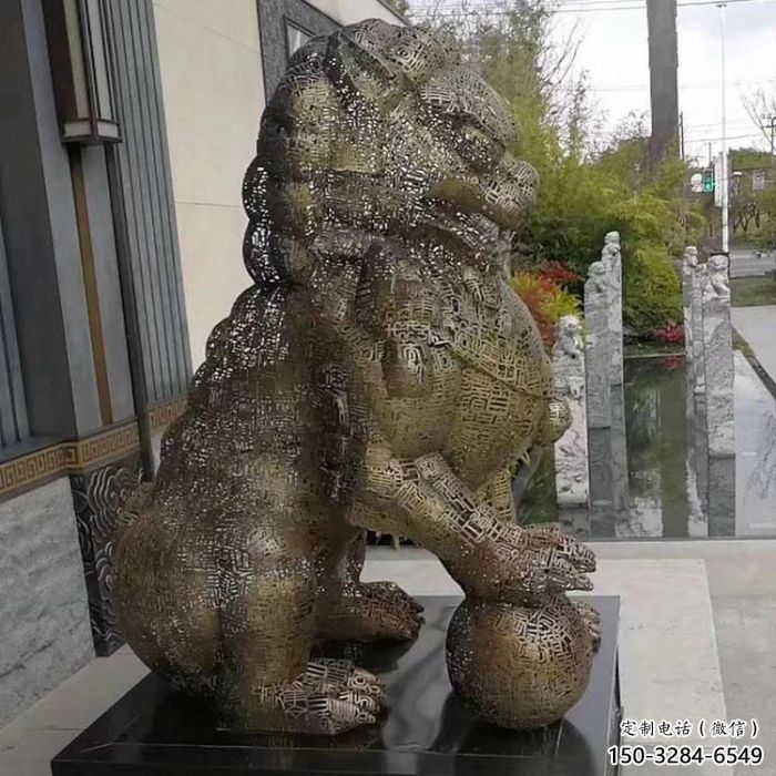 狮子镂空雕塑优选，城市装饰，景观不锈钢狮子雕塑供给