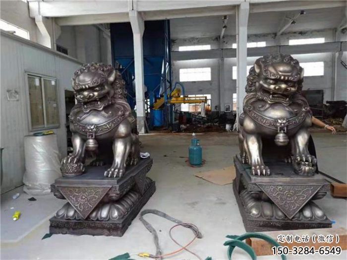景观狮子雕塑标准，铸铜制作，景观蹲狮雕塑优价