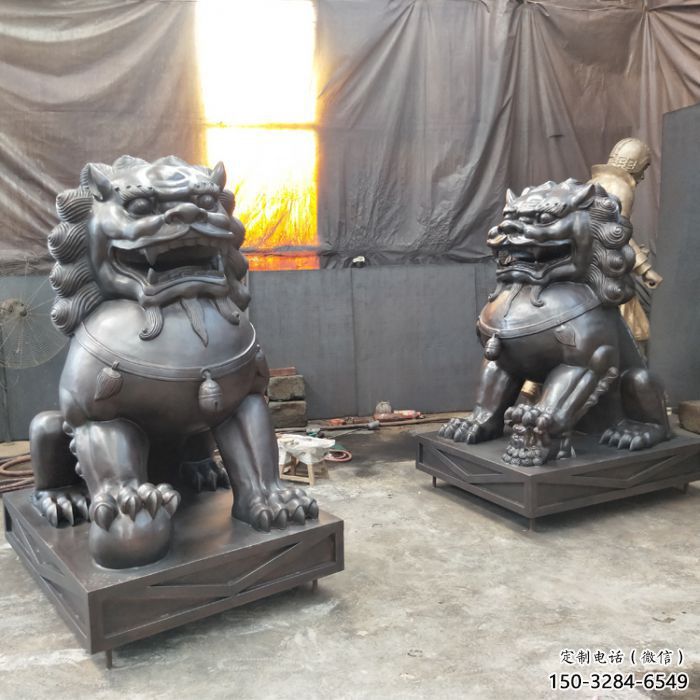 铸铜狮子雕塑展品，景观概念，黄铜蹲狮雕塑优选
