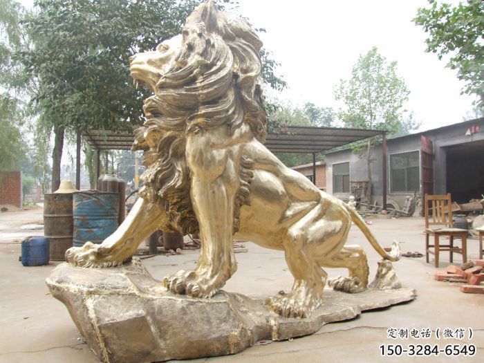 黄铜狮子雕塑预定，动物景观摆件，走狮主题雕塑精品