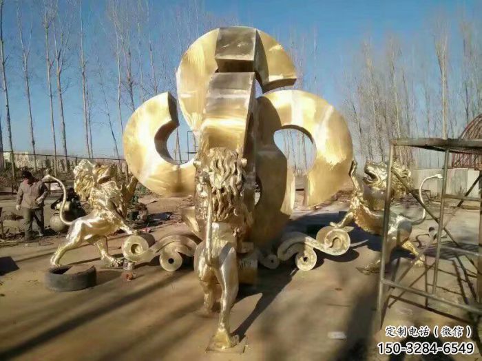 景观狮子雕塑订做，街景小品，户外走狮雕塑制作