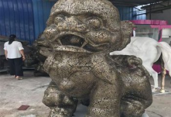 公共狮子雕塑订做，城市装饰，不锈钢镂空狮子雕塑