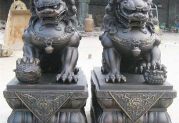 青铜狮子雕塑生产，圆雕系列，仿古蹲狮雕塑生产商