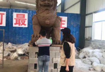 制造狮子雕塑专供，地标摆件，蹲狮雕塑磨具