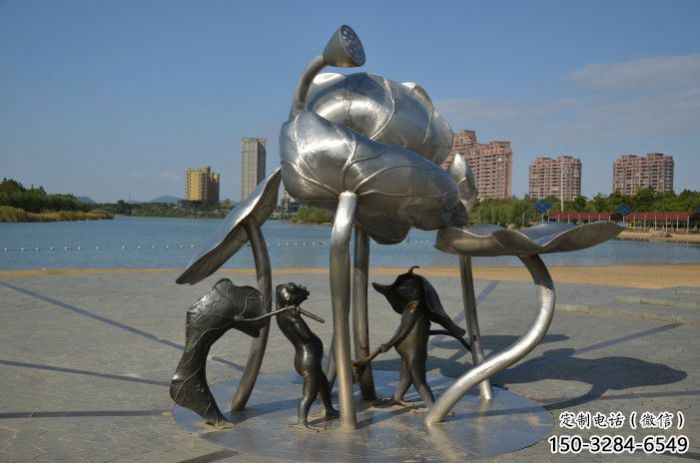 建邺莲蓬嬉戏雕塑，城市植物景观雕塑，不锈钢镜面效果