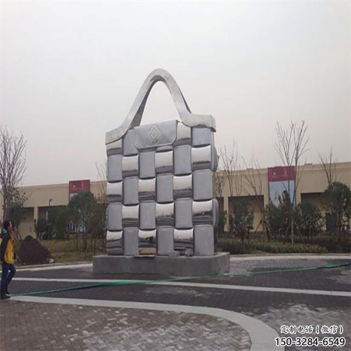 丹东景观背包雕塑优选,陆地摆件,园林不锈钢背包雕塑供应 丹东景观背包雕塑优选,陆地摆件,园林不锈钢背包雕塑供应