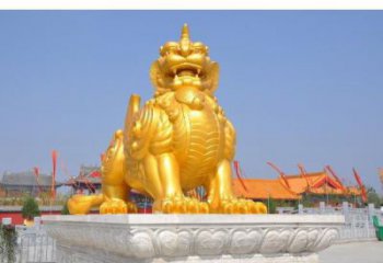 城东广场貔貅雕塑，动物彩绘雕塑，抽象效果