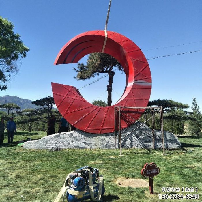 红河草地精神堡垒雕塑 红河草地精神堡垒雕塑